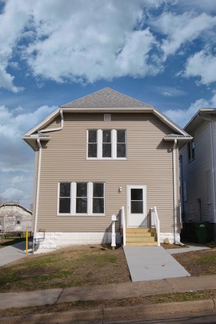 721 S 6th Street — Clinton, IA 52732