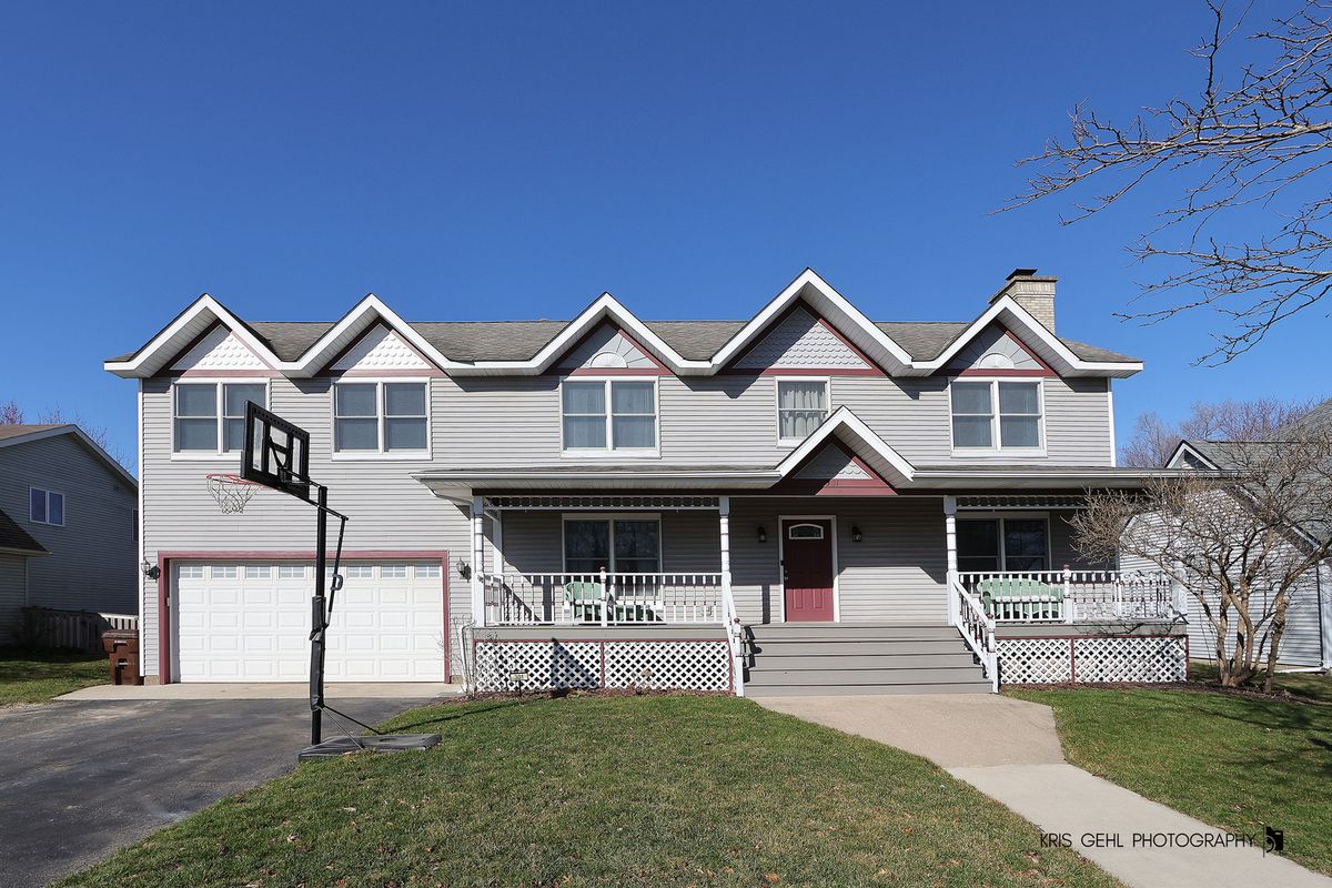 301 Tanager Drive, Woodstock, IL 60098