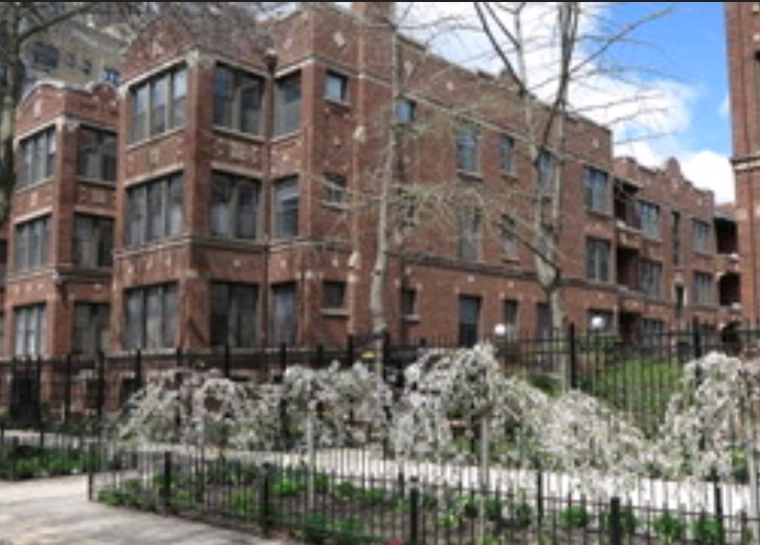 1128 Pratt Boulevard, Chicago, IL 60626