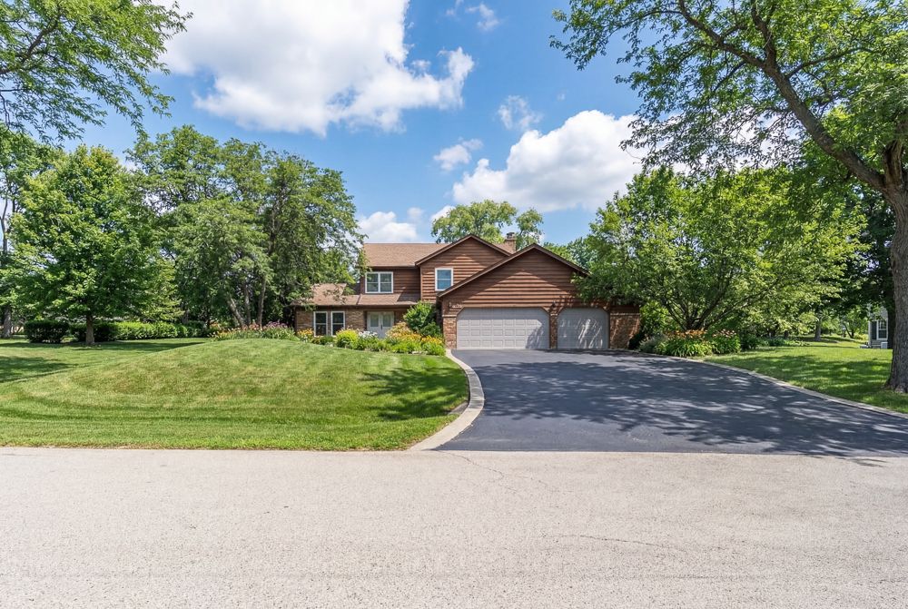 1602 Brittany Lane — Long Grove, IL 60047