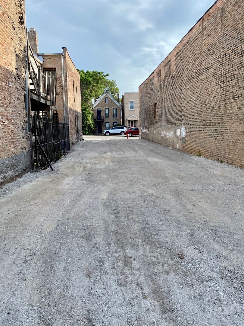2243 Grand Avenue — Chicago, IL 60612