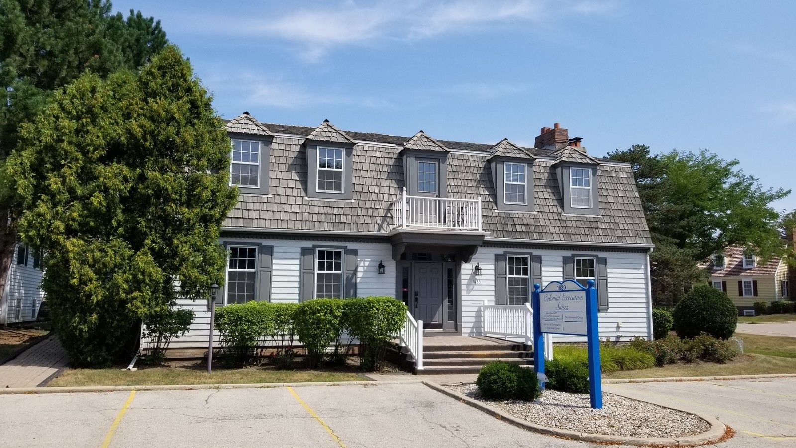 1630 W Colonial Parkway W #25 — Inverness, IL 60067