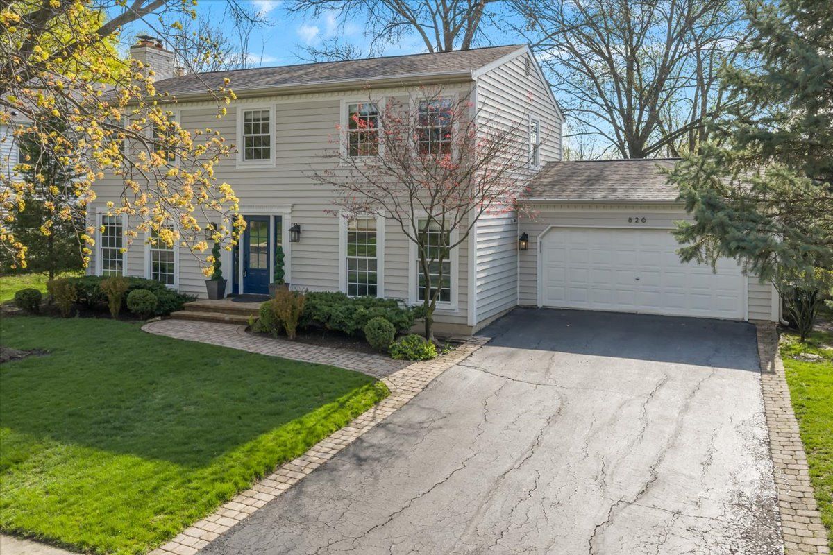 826 S Charles Avenue — Naperville, IL 60540