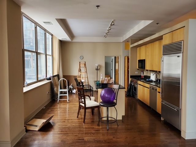 212 Washington Street, Chicago, IL 60606