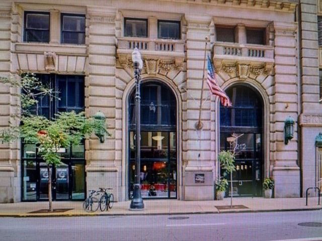 212 Washington Street, Chicago, IL 60606