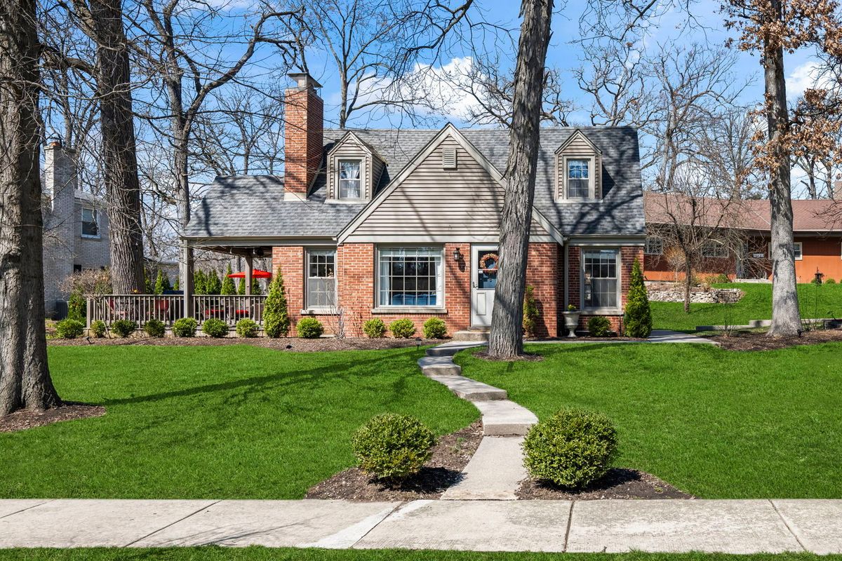409 Valley Road, Itasca, IL 60143