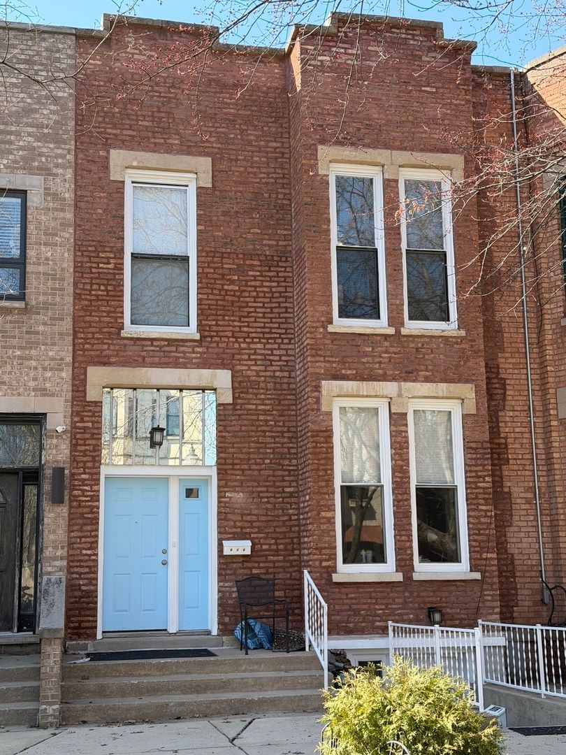 916 BISHOP Street, Chicago, IL 60607