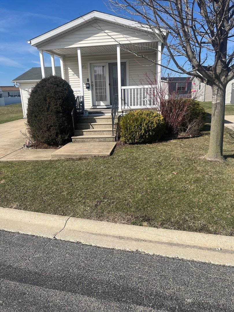 667 Aspen Drive — Manteno, IL 60950