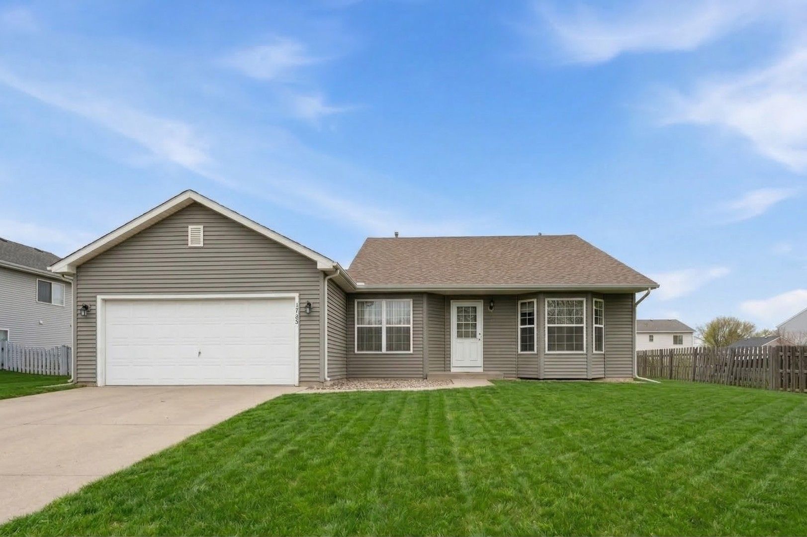 3708 Pebble Creek — McHenry, IL 60050