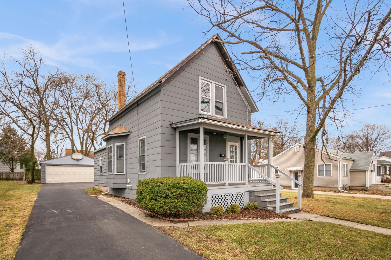 627 N 14th Street — DeKalb, IL 60115