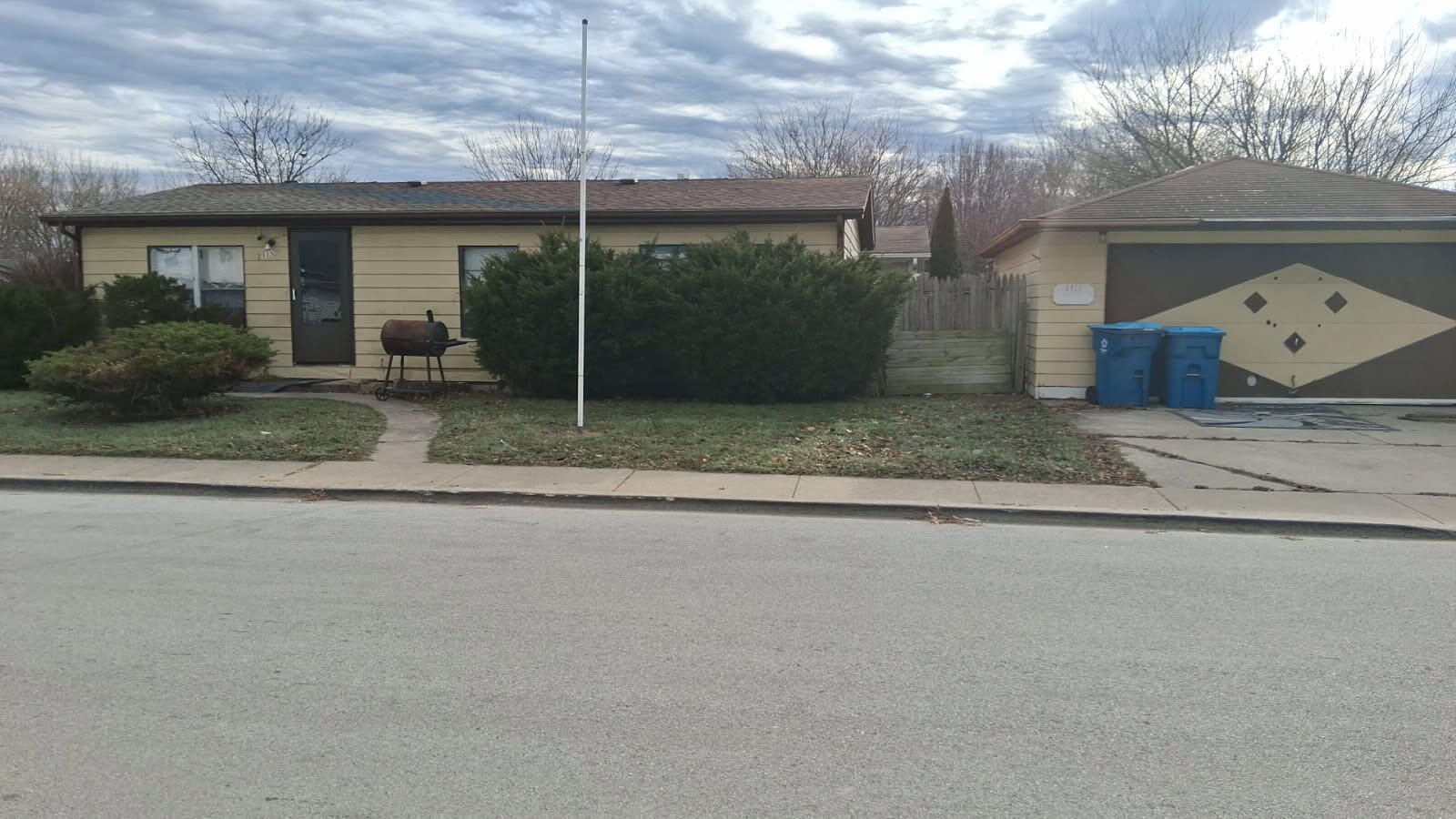 1111 Barry Lane — Sauk Village, IL 60411