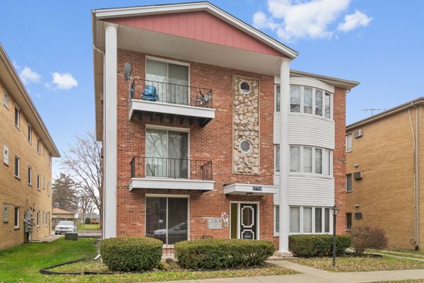 17754 Rosewood Drive #1N — Lansing, IL 60438