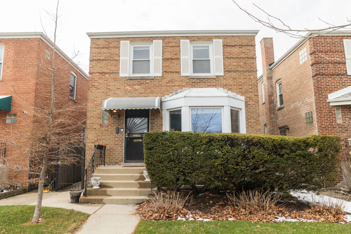6552 Troy Street, Chicago, IL 60645