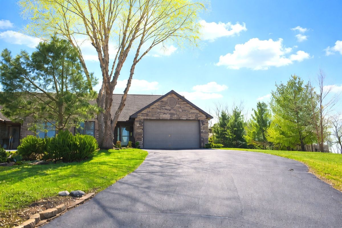 29194 Deer Valley Drive #A, Deer Grove, IL 61243
