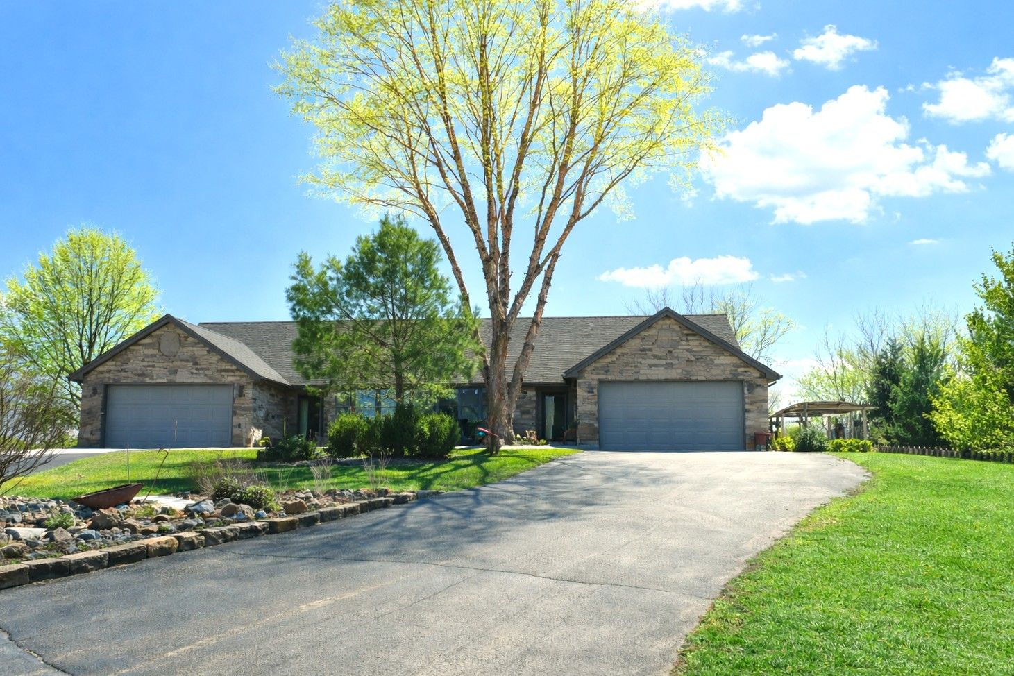 29194 Deer Valley Drive #A — Deer Grove, IL 61243
