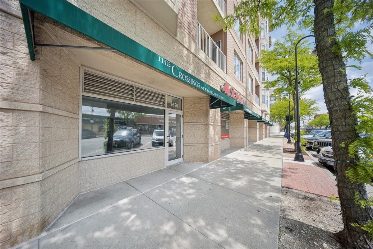 9670 Franklin Avenue #210, Franklin Park, IL 60131
