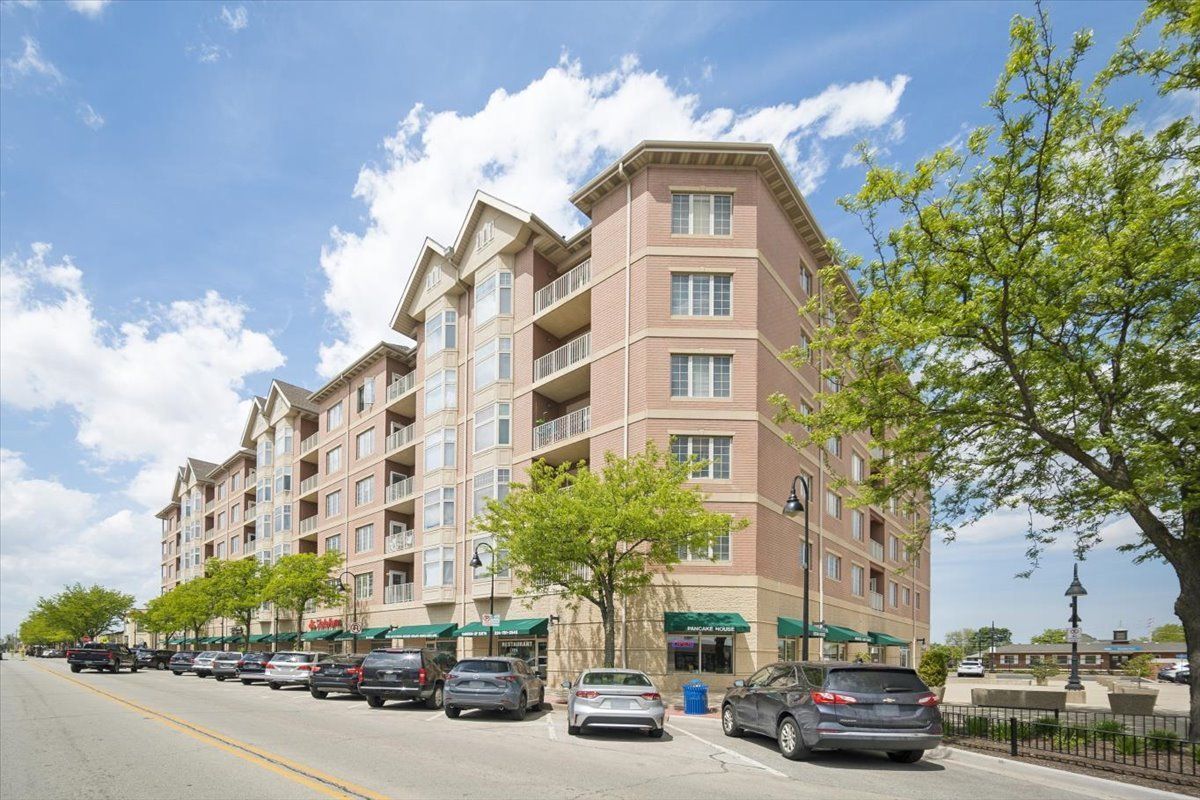 9670 Franklin Avenue #210, Franklin Park, IL 60131