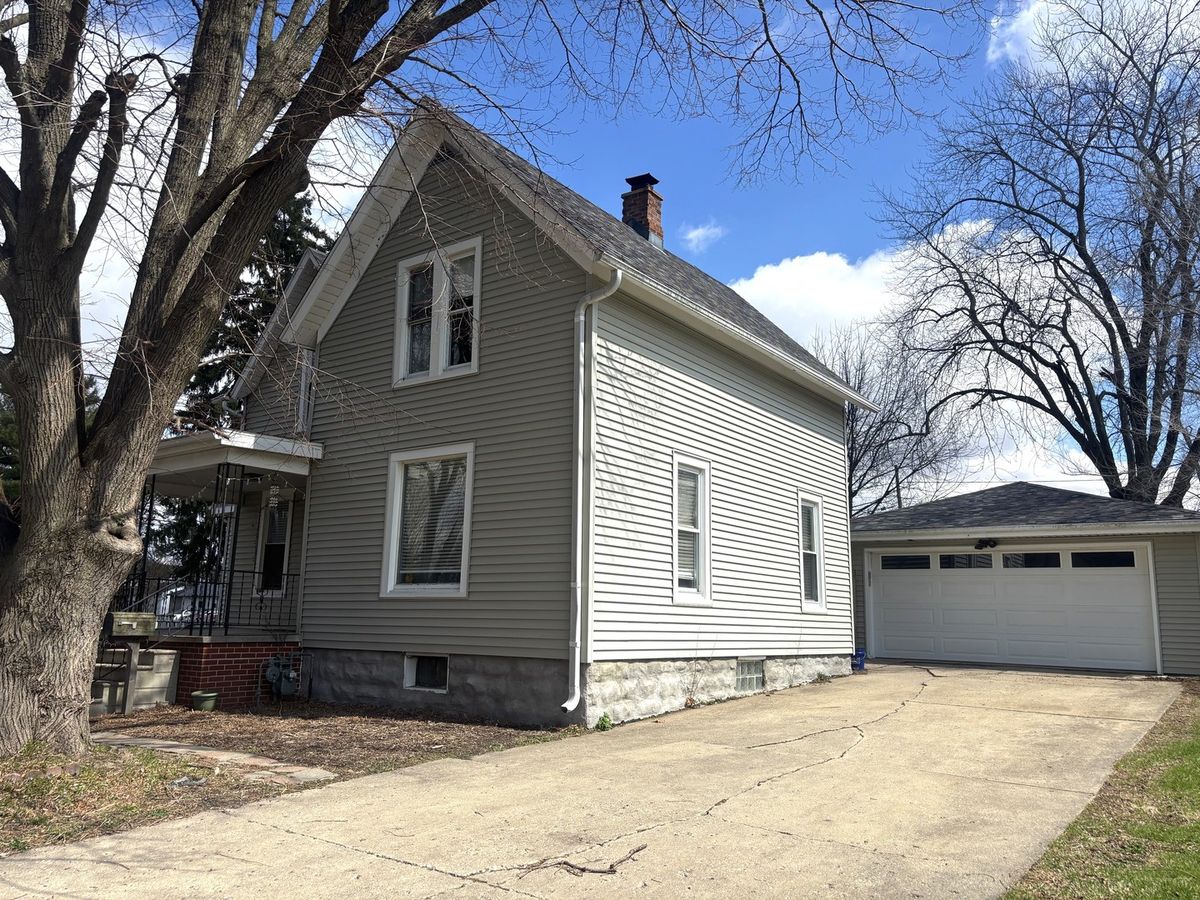 308 8th Street, DeKalb, IL 60115