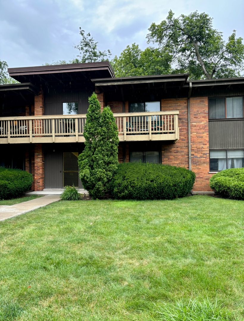 485 Duane Terrace #B4 — Glen Ellyn, IL 60137