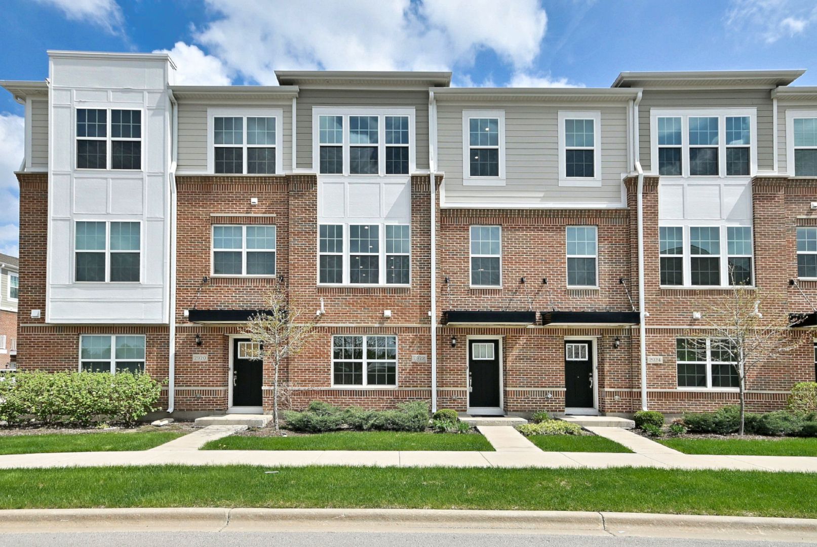 2922 Reflection Drive — Naperville, IL 60564