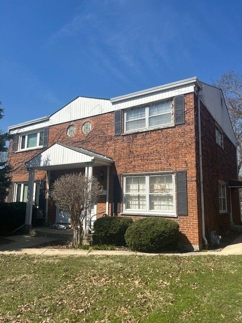 108 E Burlington Street #B — Riverside, IL 60546