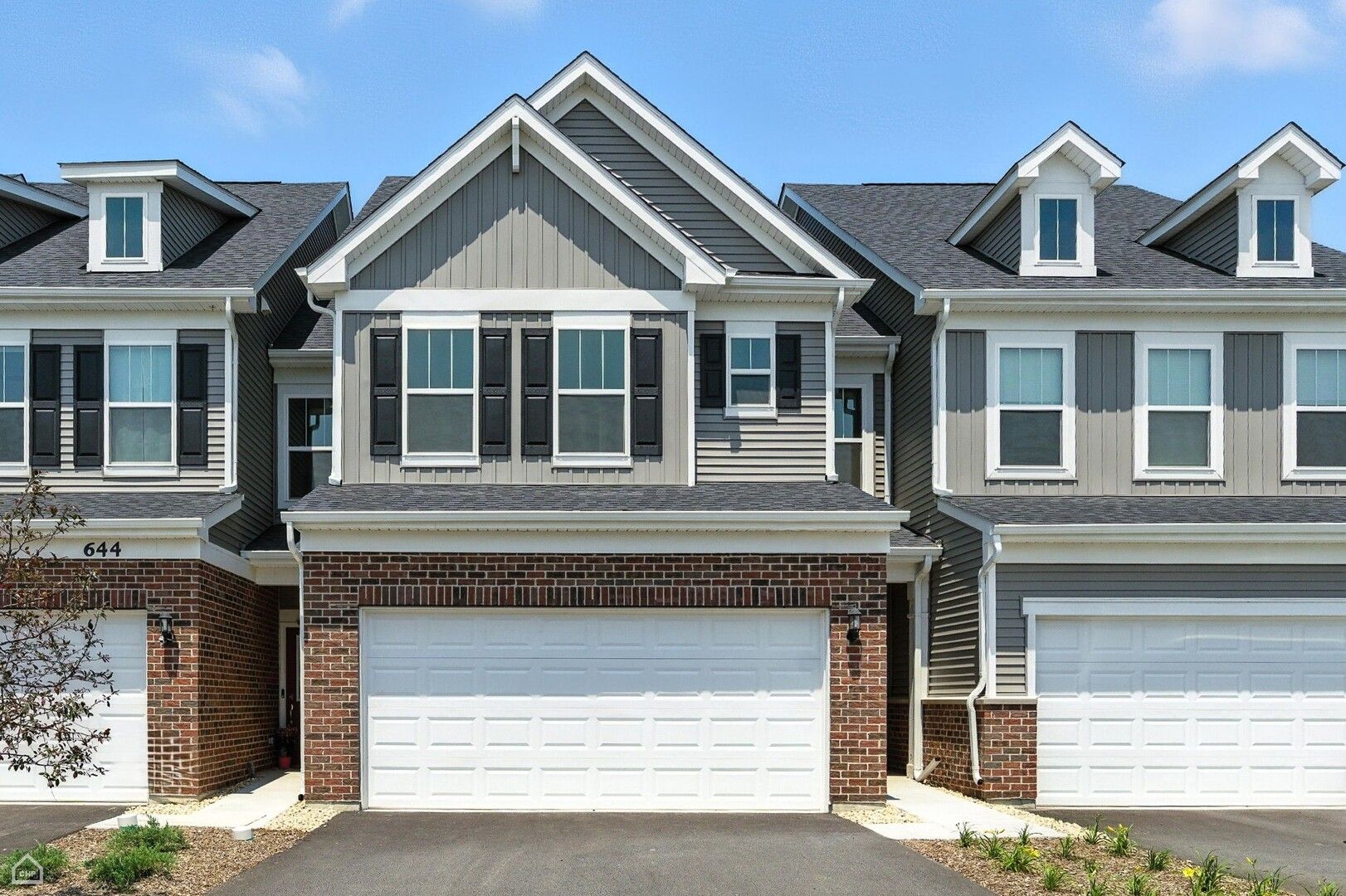 729 Dropseed Lane #75002 — Bolingbrook, IL 60490