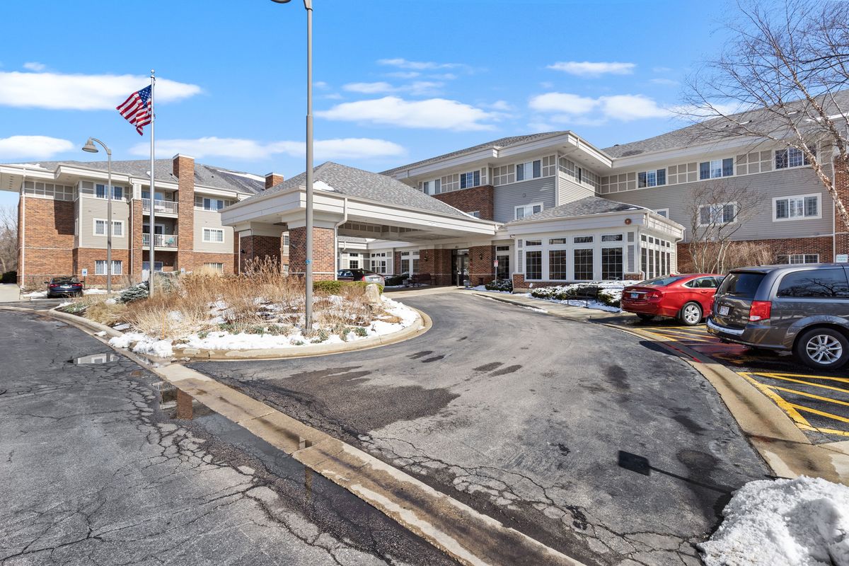 801 McLean Boulevard, Elgin, IL 60123