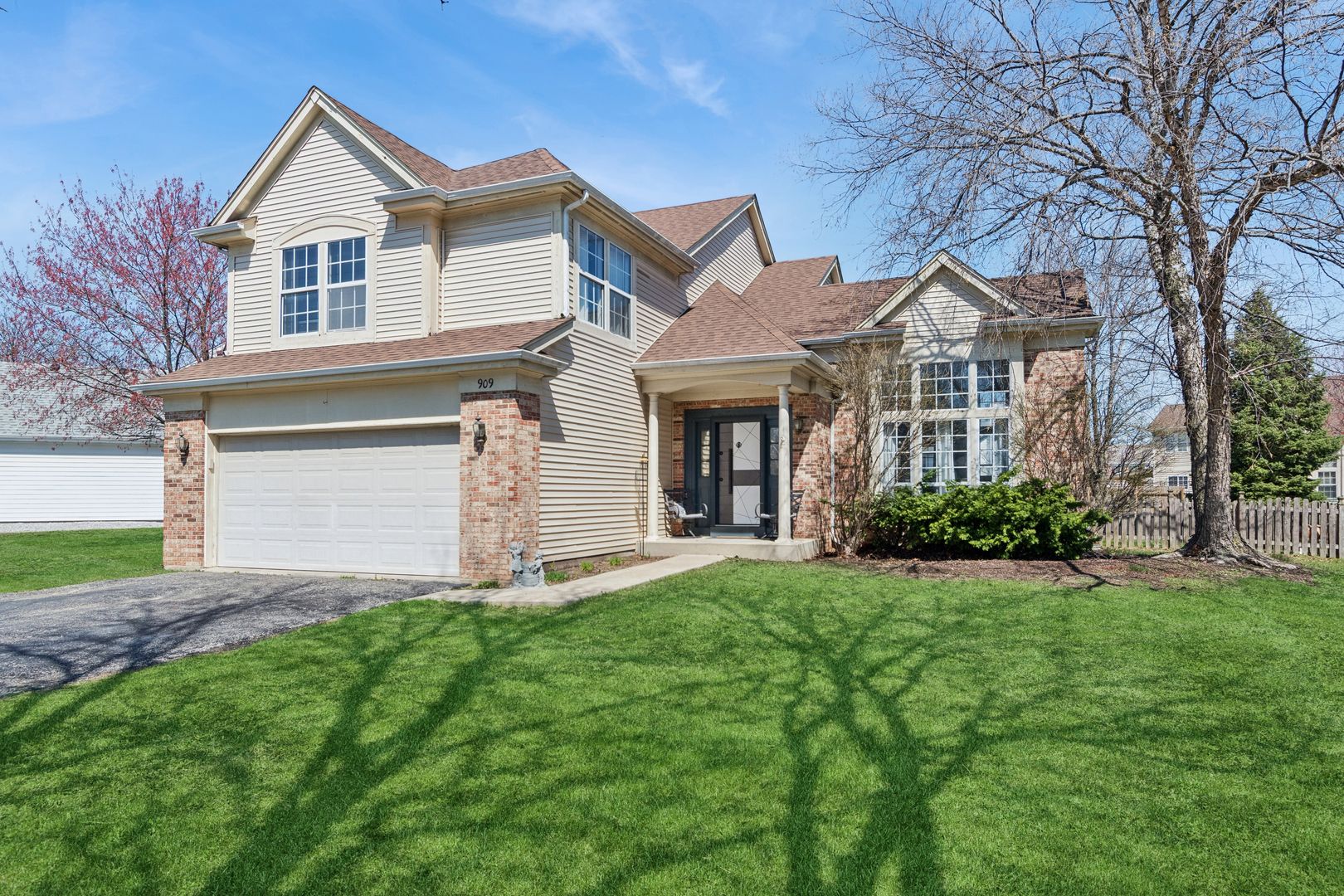 909 Brompton Circle — Bolingbrook, IL 60440