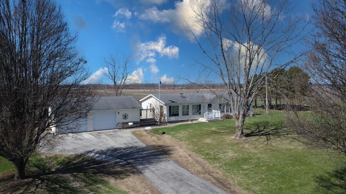 28240 990 Road, Potomac, IL 61865