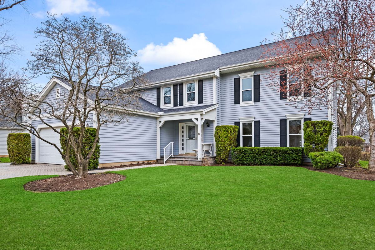 4217 Ridge Avenue, Arlington Heights, IL 60004