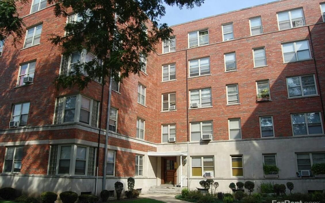 2600 Berwyn Avenue, Chicago, IL 60625