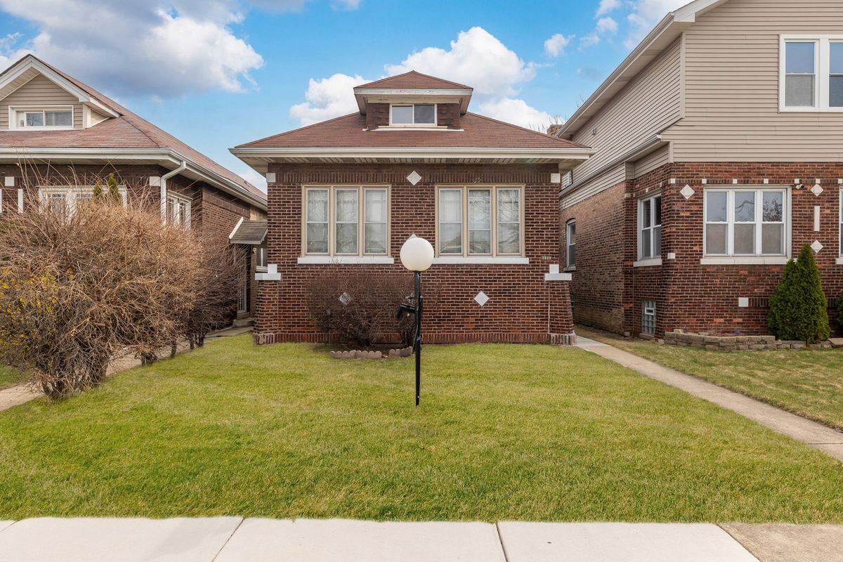 7549 Michigan Avenue, Chicago, IL 60619