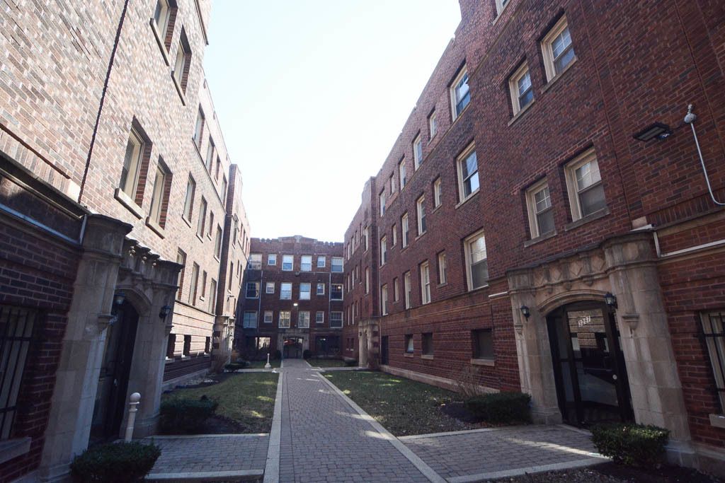 3267 Wrightwood Avenue — Chicago, IL 60647