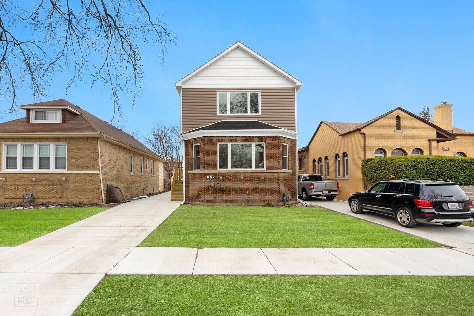1422 S 13th Avenue — Maywood, IL 60153