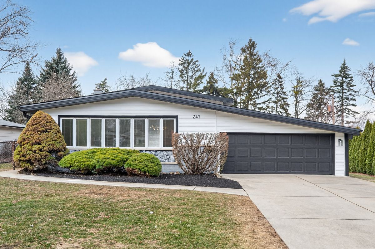 241 Schick Road, Bloomingdale, IL 60108