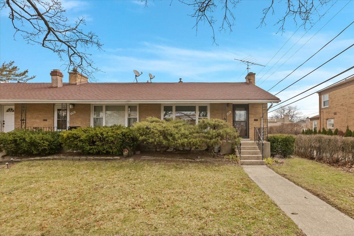 6745 N Saint Louis Avenue — Lincolnwood, IL 60712
