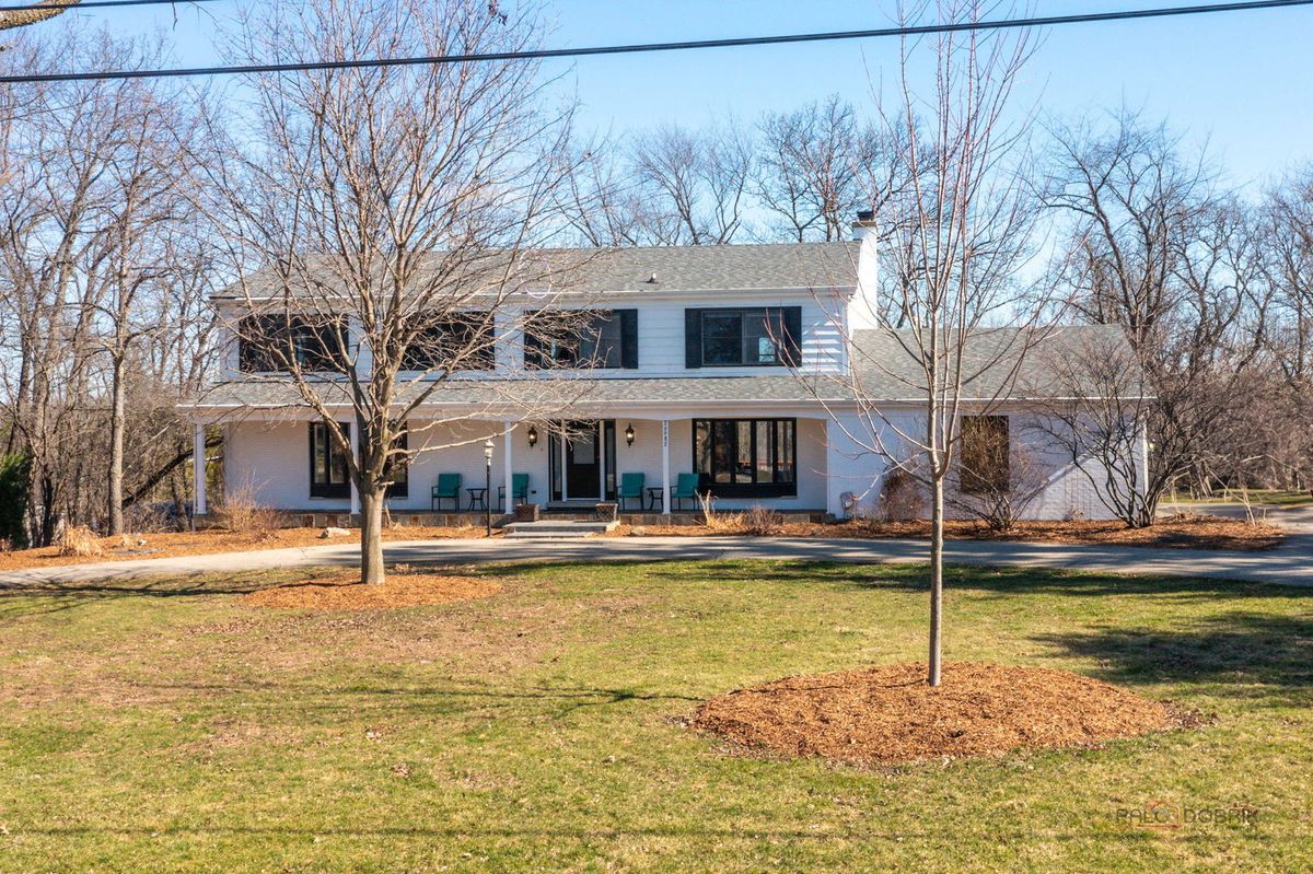 26982 Lakeview Drive, Lake Barrington, IL 60084