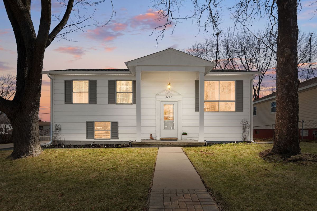 1421 Barberry Lane, Round Lake Beach, IL 60073