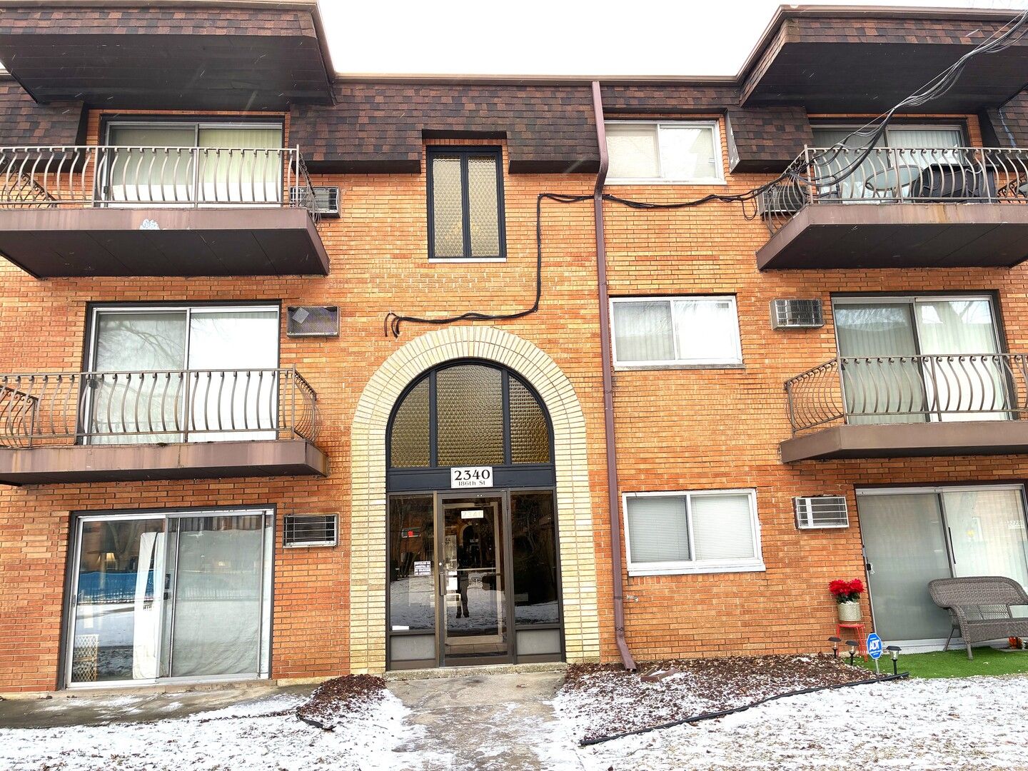 2340 186th Street #7 — Lansing, IL 60438