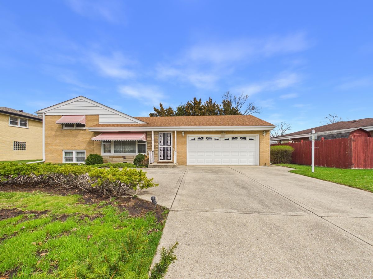 9275 Clancy Drive, Des Plaines, IL 60016