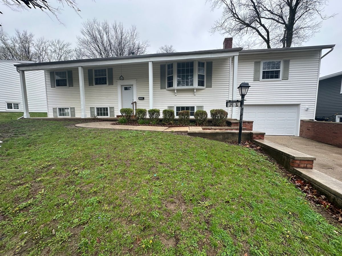 1406 Searle Drive, Normal, IL 61761