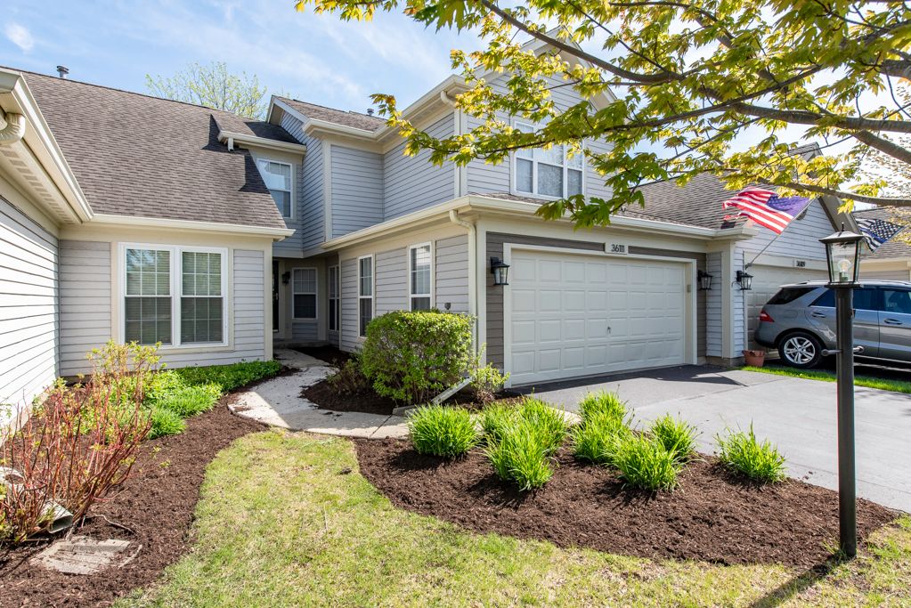36111 New Bridge Court, Gurnee, IL 60031