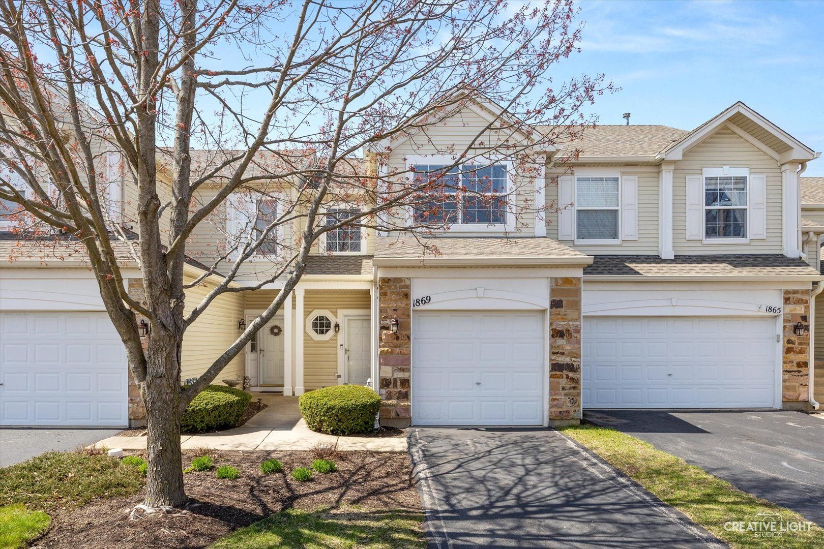 1869 MISTY RIDGE Lane — Aurora, IL 60503