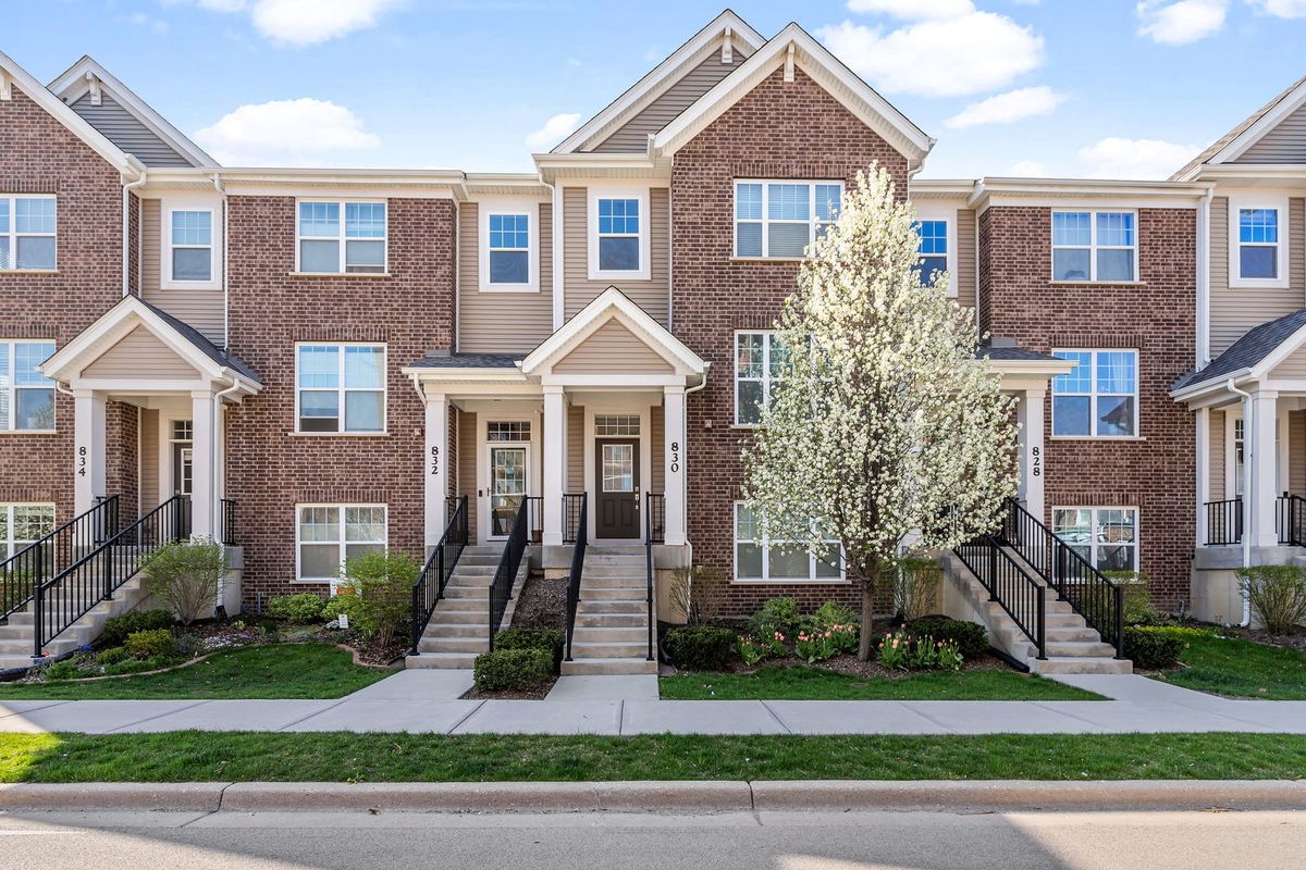 830 Center Street, Des Plaines, IL 60016