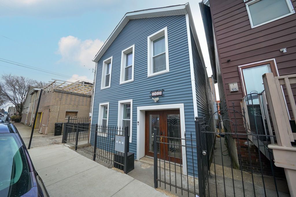 1013 W 18th Place — Chicago, IL 60608