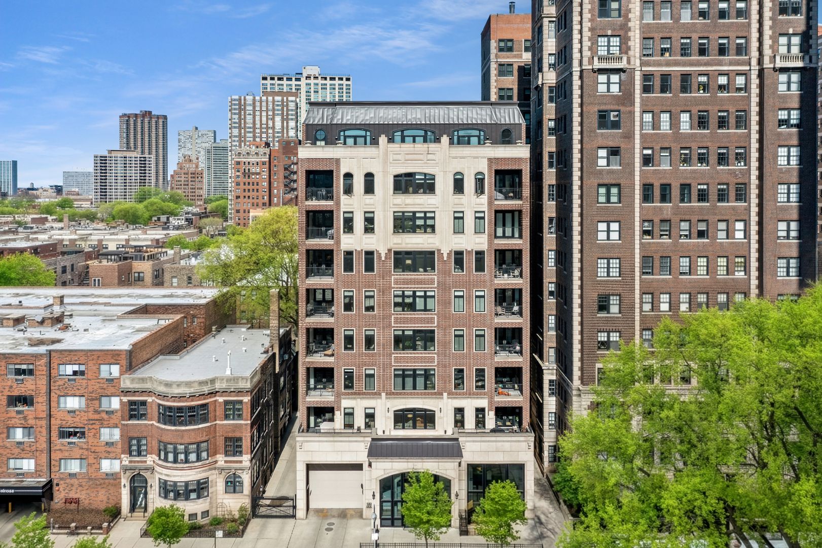 434 Melrose Street — Chicago, IL 60657