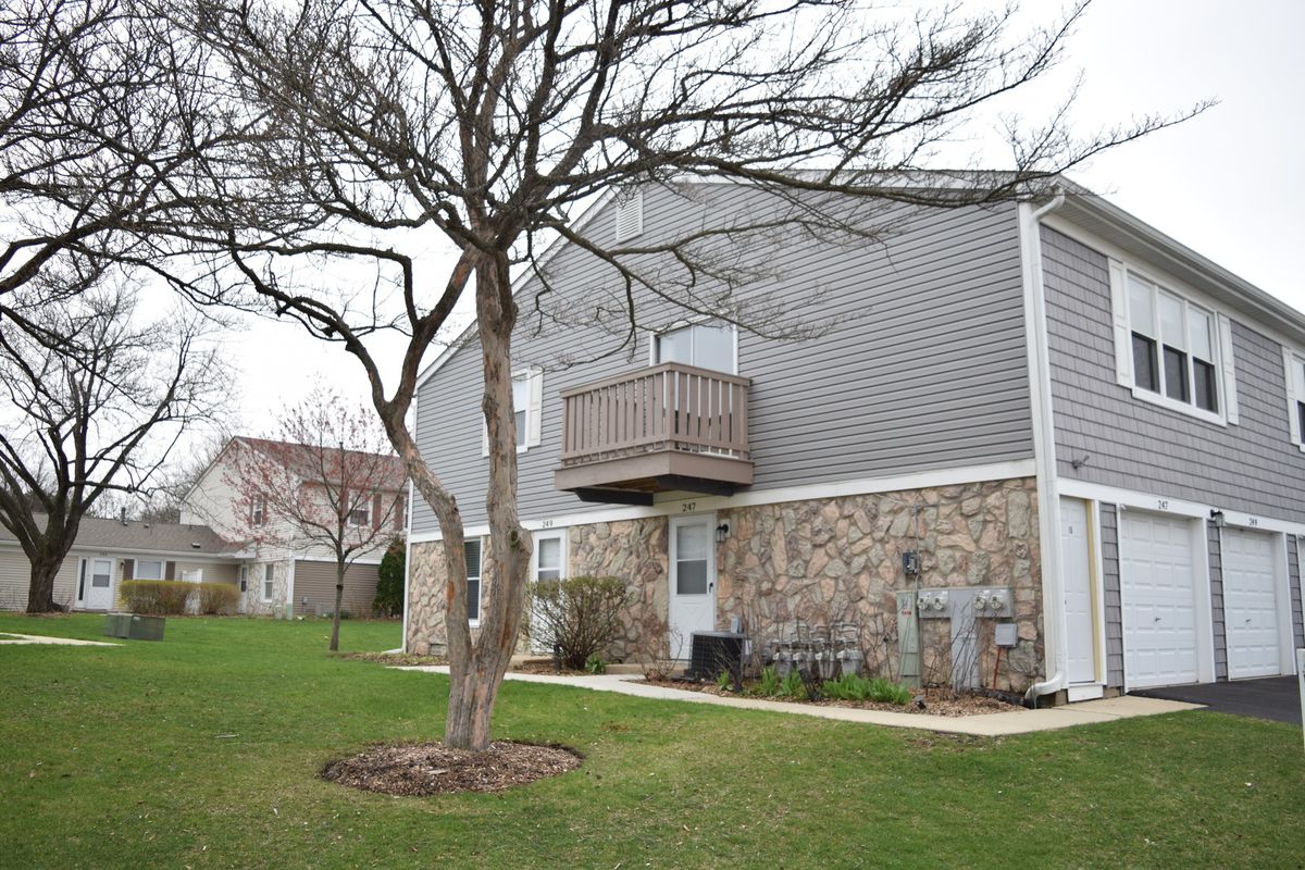 247 Nantucket Harbor, Schaumburg, IL 60193