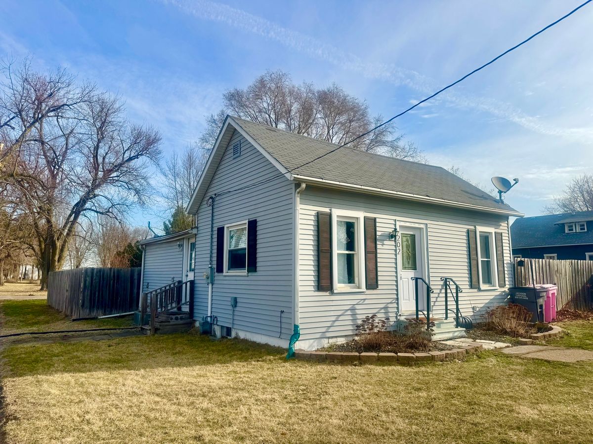 202 Washington Street, Joy, IL 61260