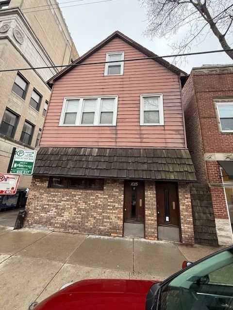1015 W Belmont Avenue — Chicago, IL 60657