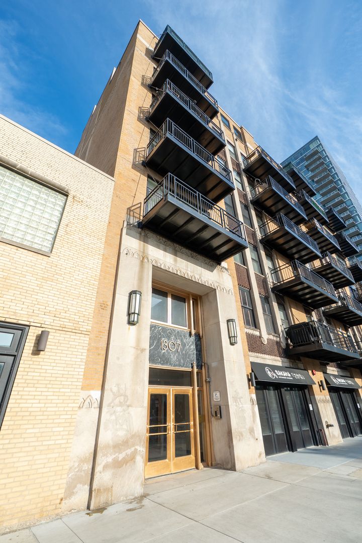 1307 Wabash Avenue — Chicago, IL 60605